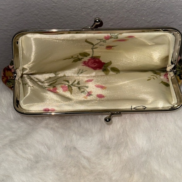 Pink Rose Kiss Coin Purse, Floral - Picture 2 of 6